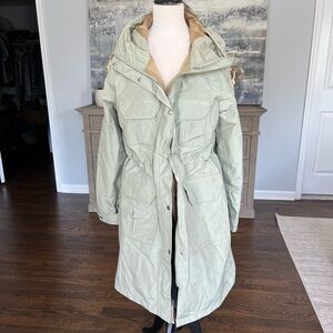 NWT The North Face Women’s Mountain Parka Tea Green Large